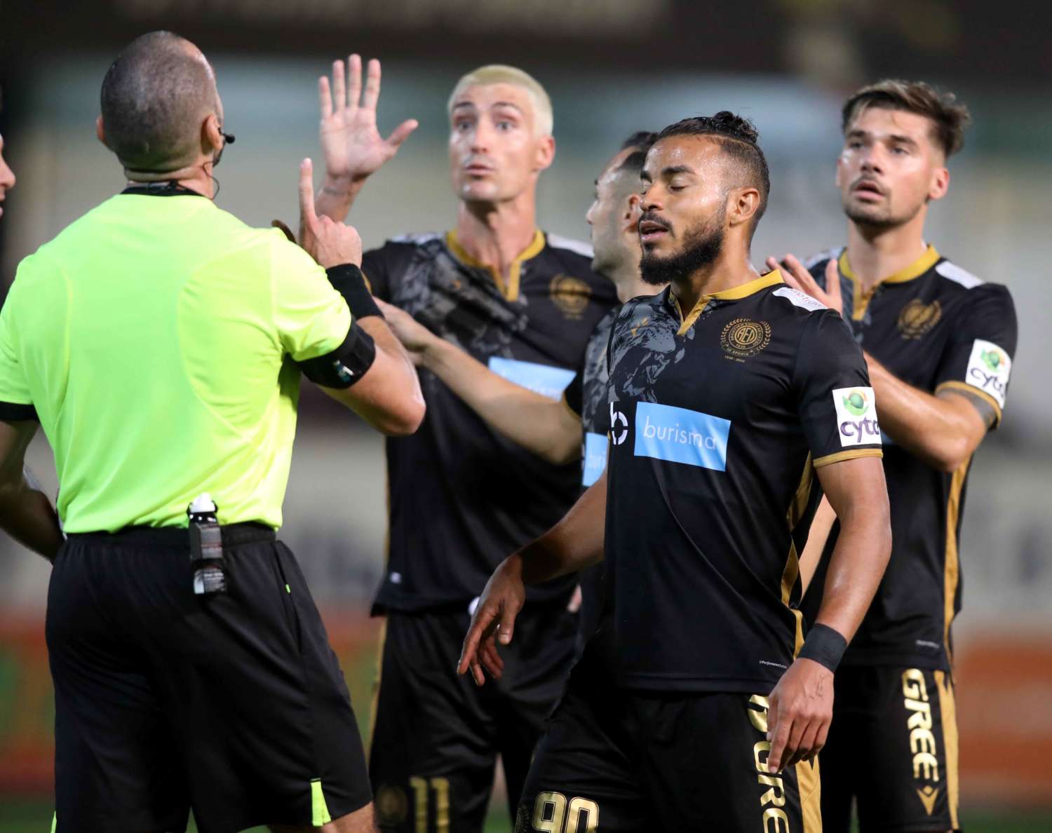 Νεοκλέους στο «Μακάρειο», Θεουλή στο «Αμμόχωστος»