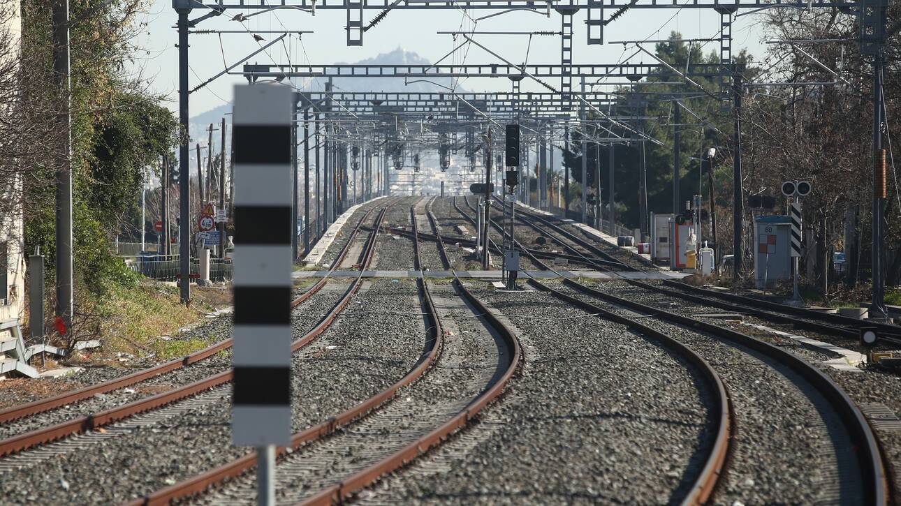 Συρμός του προαστιακού παρέσυρε ηλικιωμένη στα Σεπόλια
