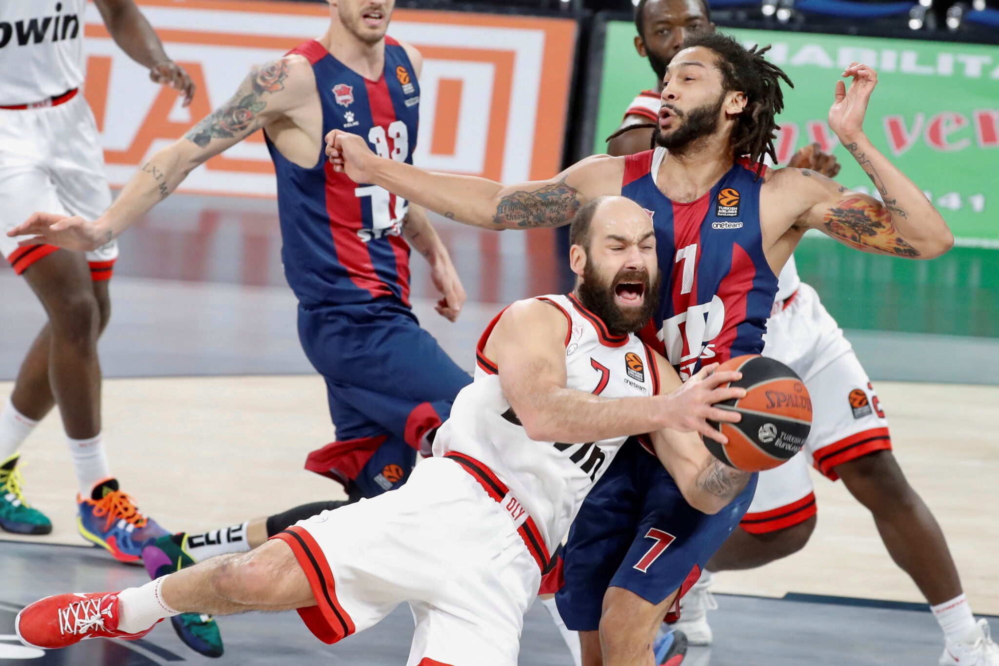 Έχασε τα αυγά και τα… καλάθια στη Βιτόρια ο Ολυμπιακός