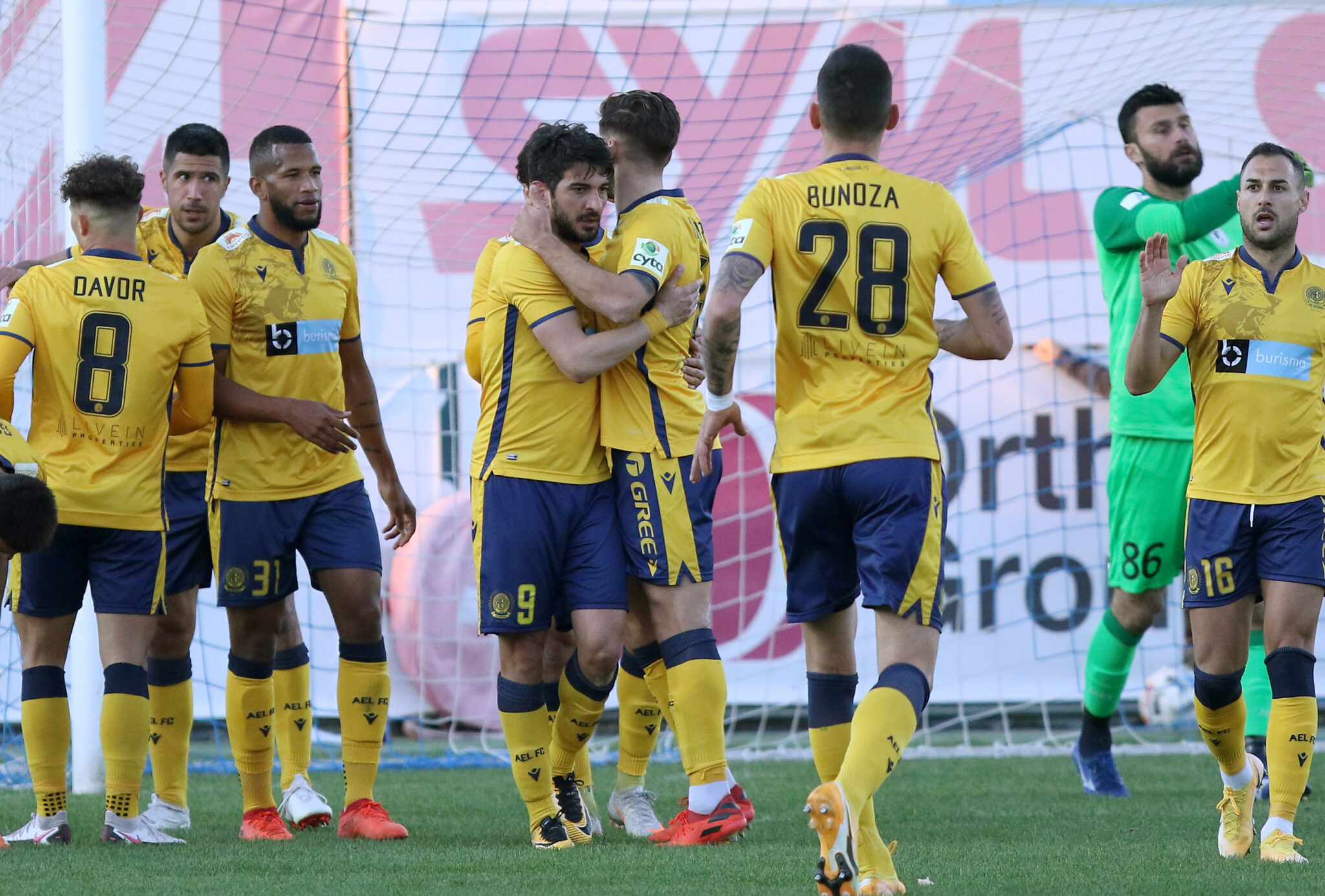 Περνούν από νέα τεστ στην ΑΕΛ, ετοιμοπόλεμος ο Μπουνόζα