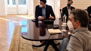 Είδε επιδημιολόγους ο Μητσοτάκης ανήμερα της Καθαράς Δευτέρας