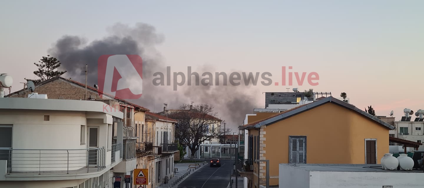 ΒΙΝΤΕΟ: Πυρκαγιά στην "καρδιά" της Πάφου έθεσε σε συναγερμό την Πυροσβεστική