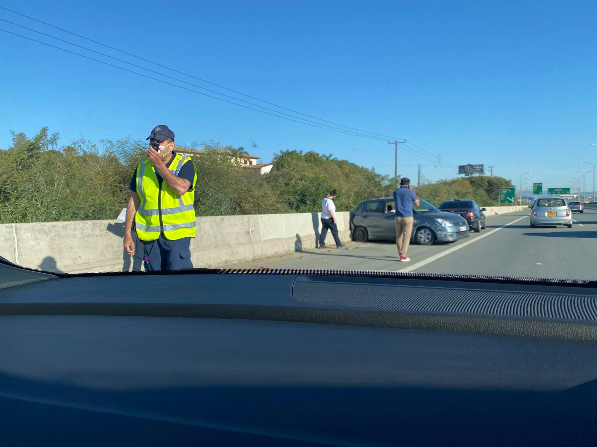 ΦΩΤΟ: Κυκλοφοριακό κομφούζιο στην είσοδο της πρωτεύουσας λόγω τροχαίου