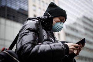 Αντί lockdown, λιγότερα SMS και αυστηρότερα πρωτόκολλα στην εστίαση (ΒΙΝΤΕΟ)