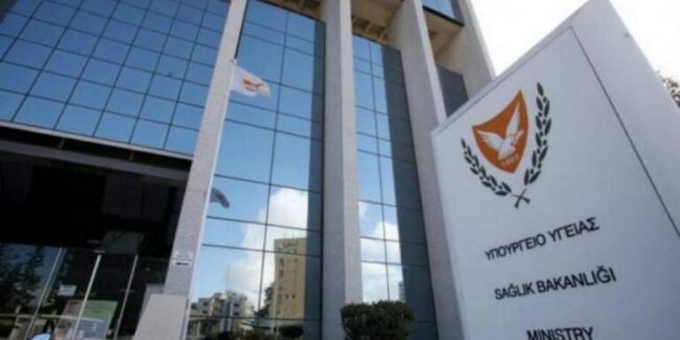 Πολύ σπάνιες οι περιπτώσεις σοβαρών παρενεργειών Τα εμβόλια σώζουν ζωές