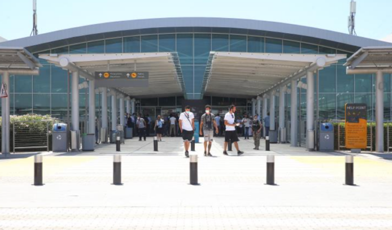 «Βουτιά» 84,1% στις αφίξεις Μαρτίου