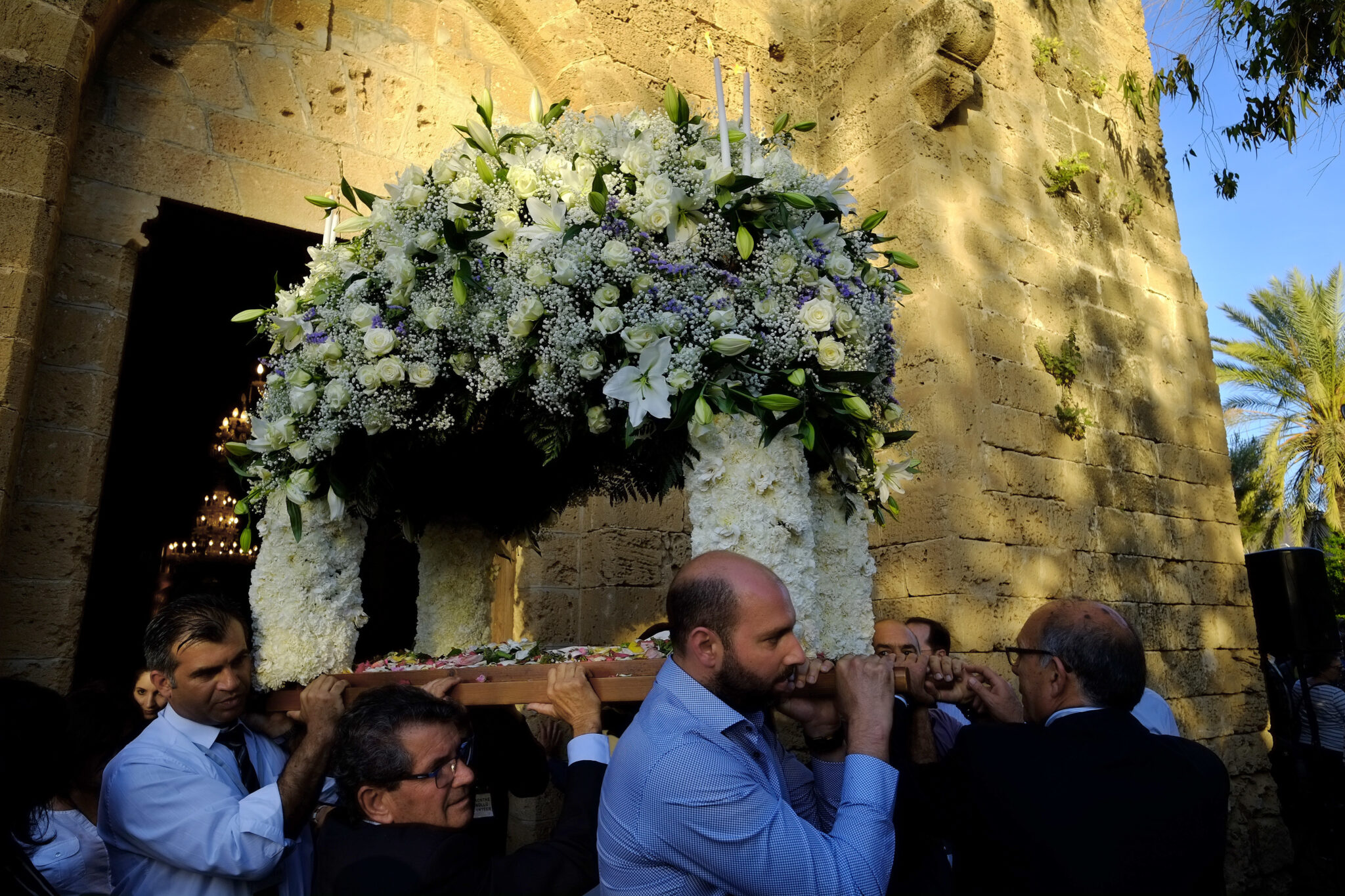 Xωρίς περιφορά Εσταυρωμένου και Επιταφίου οι Ακολουθίες της Μεγάλης Εβδομάδας