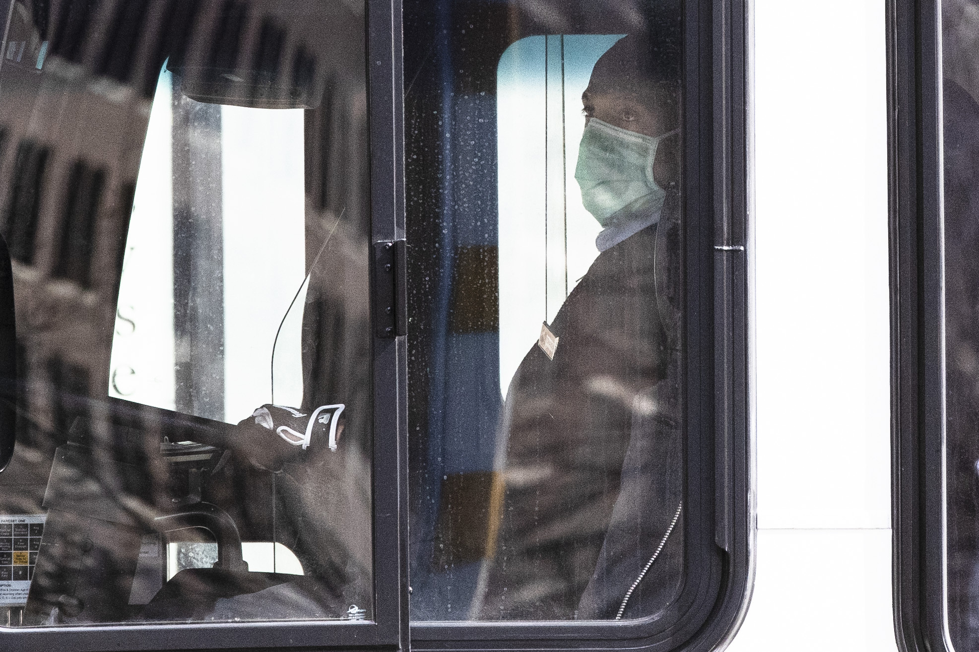 Αλλαγές για στενές επαφές: Απαλλάσσονται από την καραντίνα οι εμβολιασθέντες