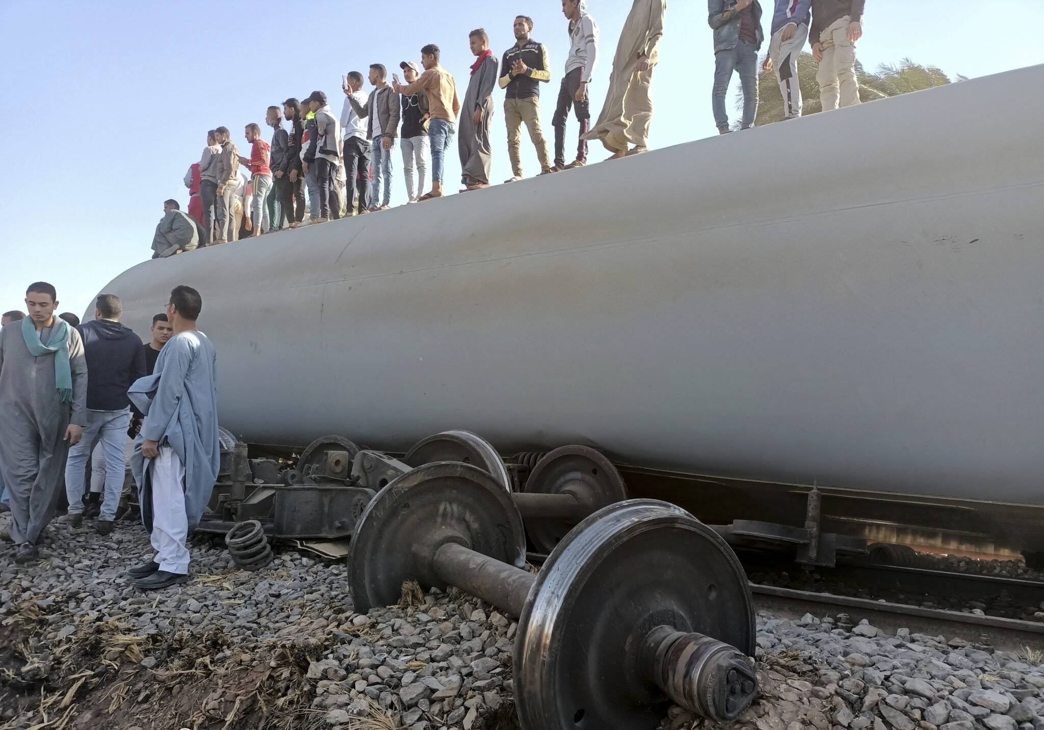 Aίγυπτος: Τουλάχιστον δεκαπέντε τραυματίες από εκτροχιασμό τρένου