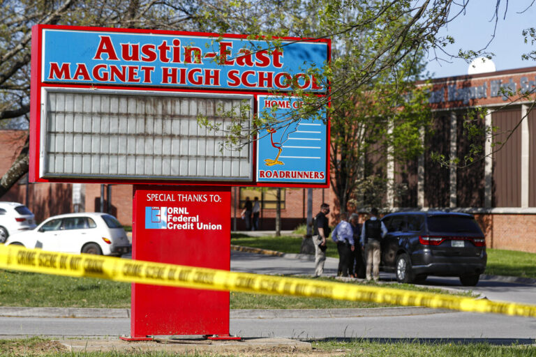 ΗΠΑ: Αστυνομικοί πυροβόλησαν και σκότωσαν μαθητή που άνοιξε πυρ μέσα σε Λύκειο