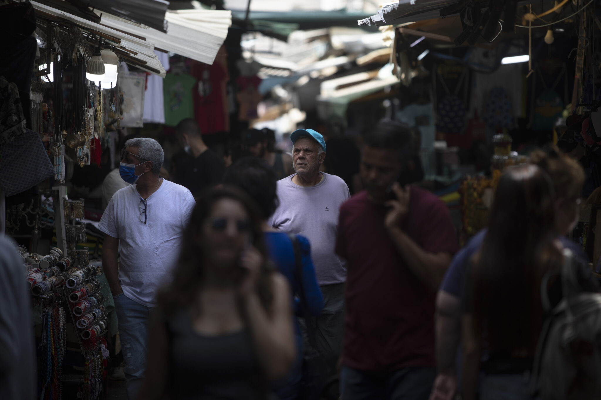 Χωρίς μάσκες από σήμερα σε υπαίθριους χώρους οι Ισραηλινοί