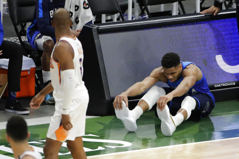 «Λύγισε» ο MVP Γιάννης, έχασαν στο τέλος οι Μπακς (BINTEO)