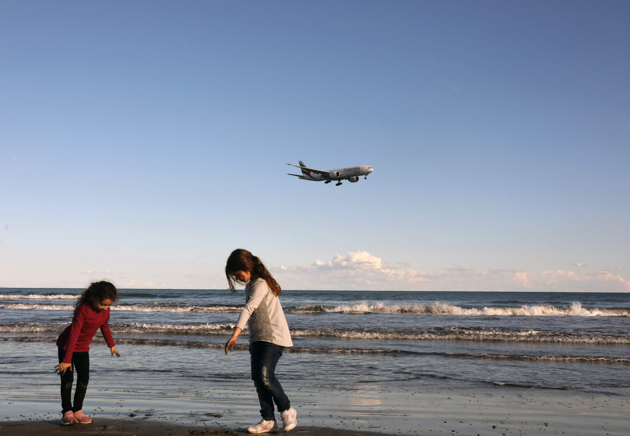 Καιρός για βουτίες μέχρι τη Δευτέρα του Πάσχα (ΒΙΝΤΕΟ)