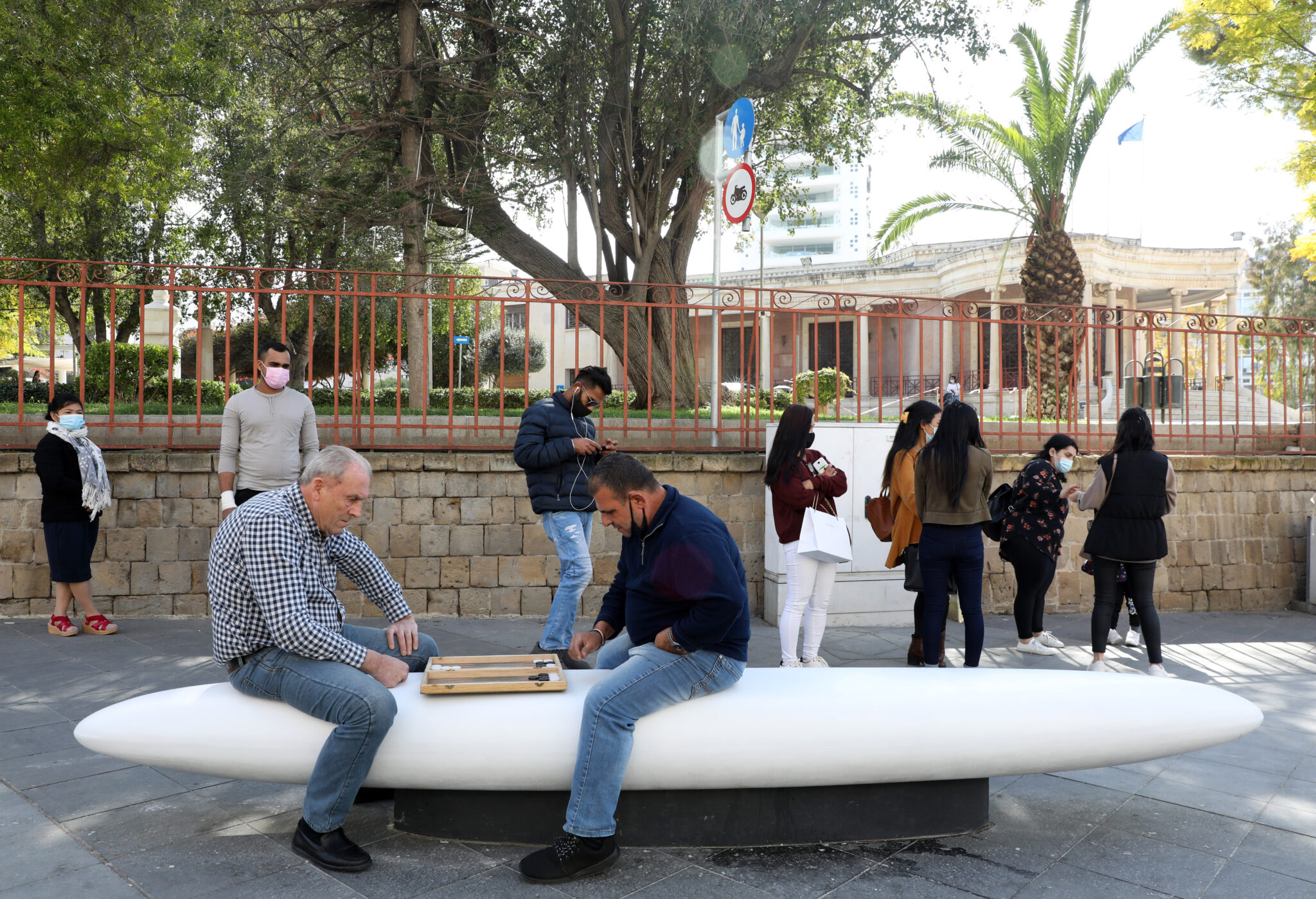 Iδού το διάταγμα για την αποδέσμευση των στενών επαφών σε επτά ημέρες