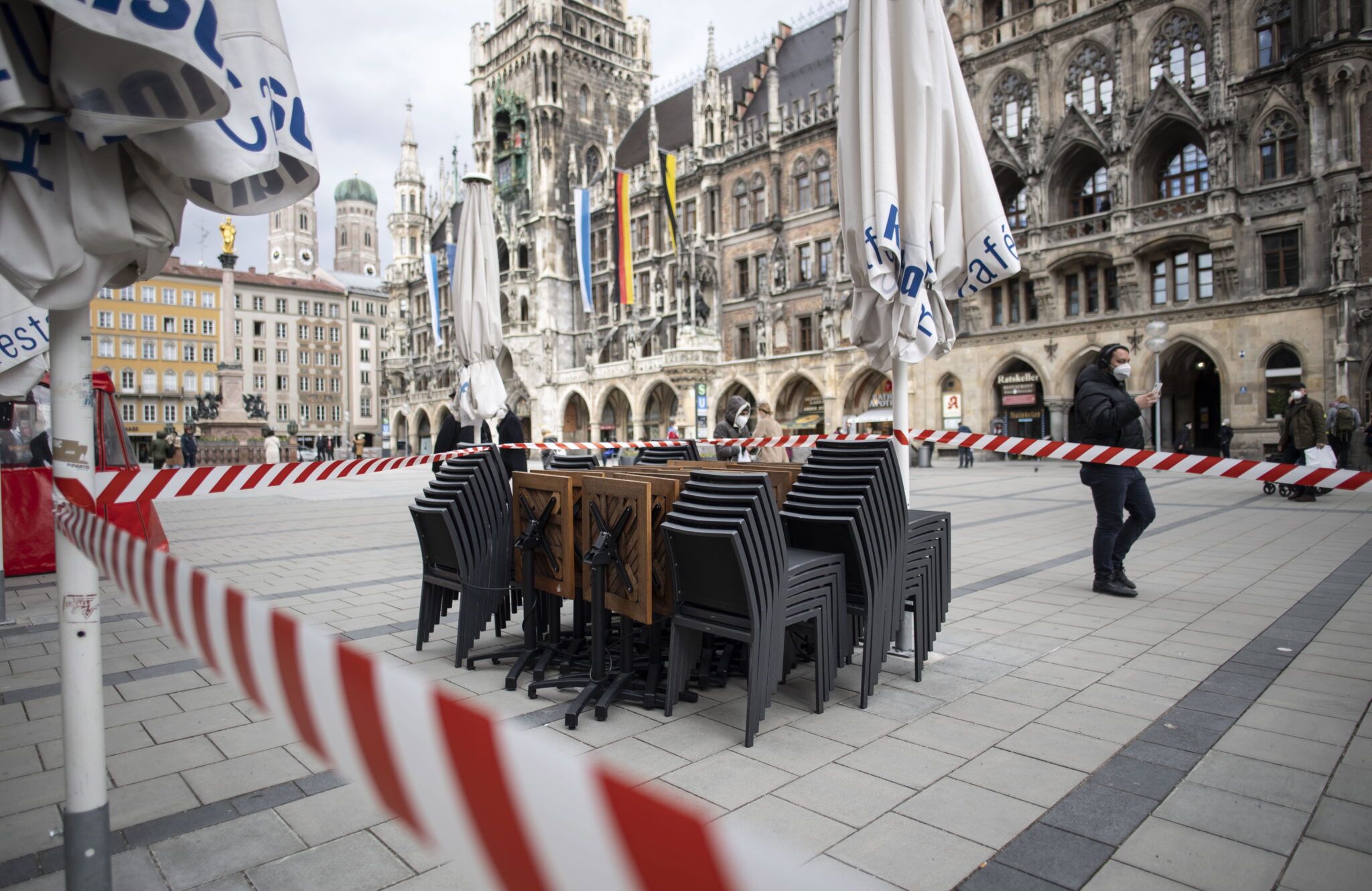 Παρά τις αντιδράσεις η Γερμανία προχωρά σε αυστηρότερα μέτρα, ίσως και lockdown