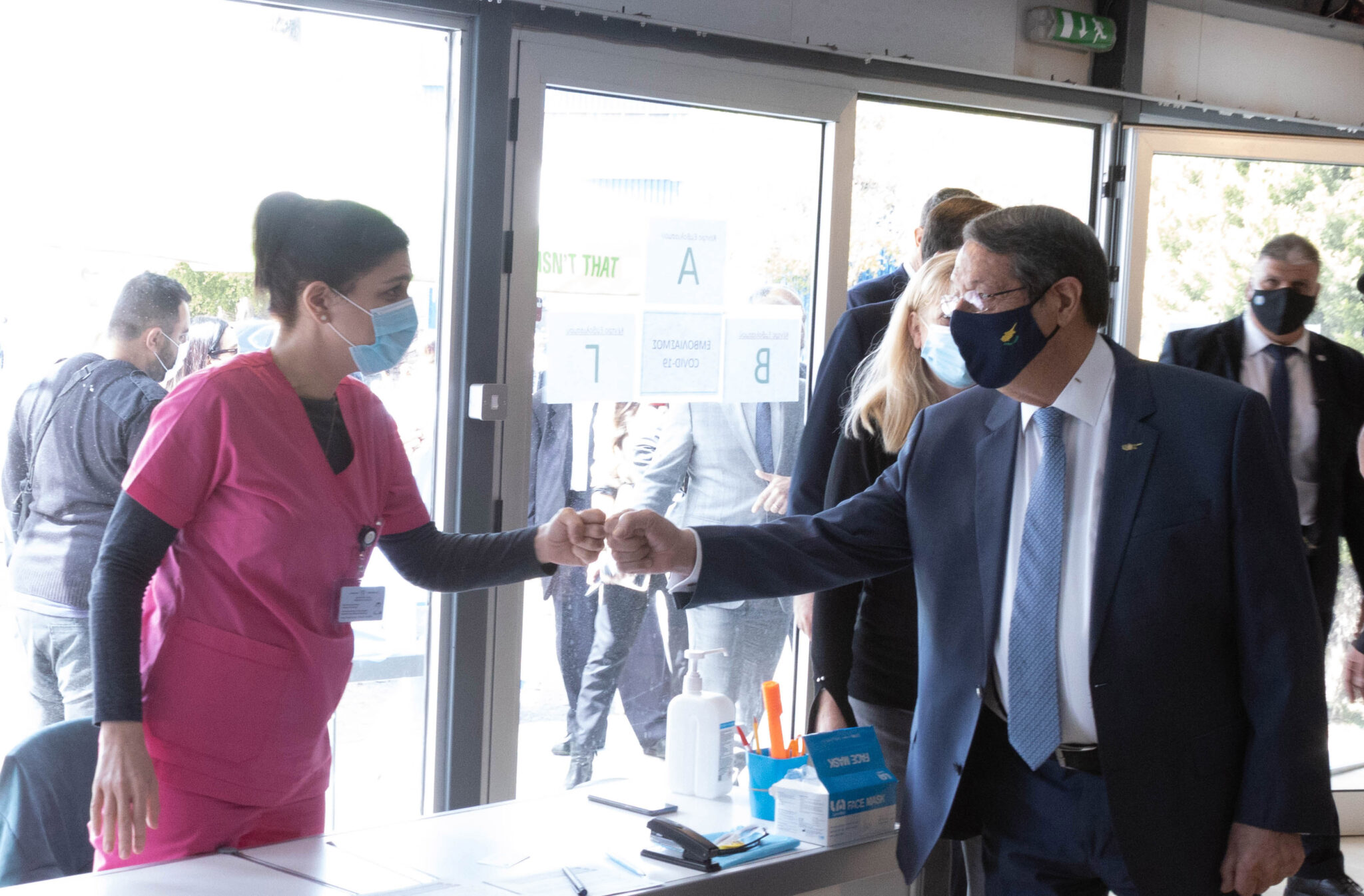 Μήνυμα ΠτΔ προς αρνητές: "Ο εμβολιασμός σώζει ζωές" (ΒΙΝΤΕΟ)