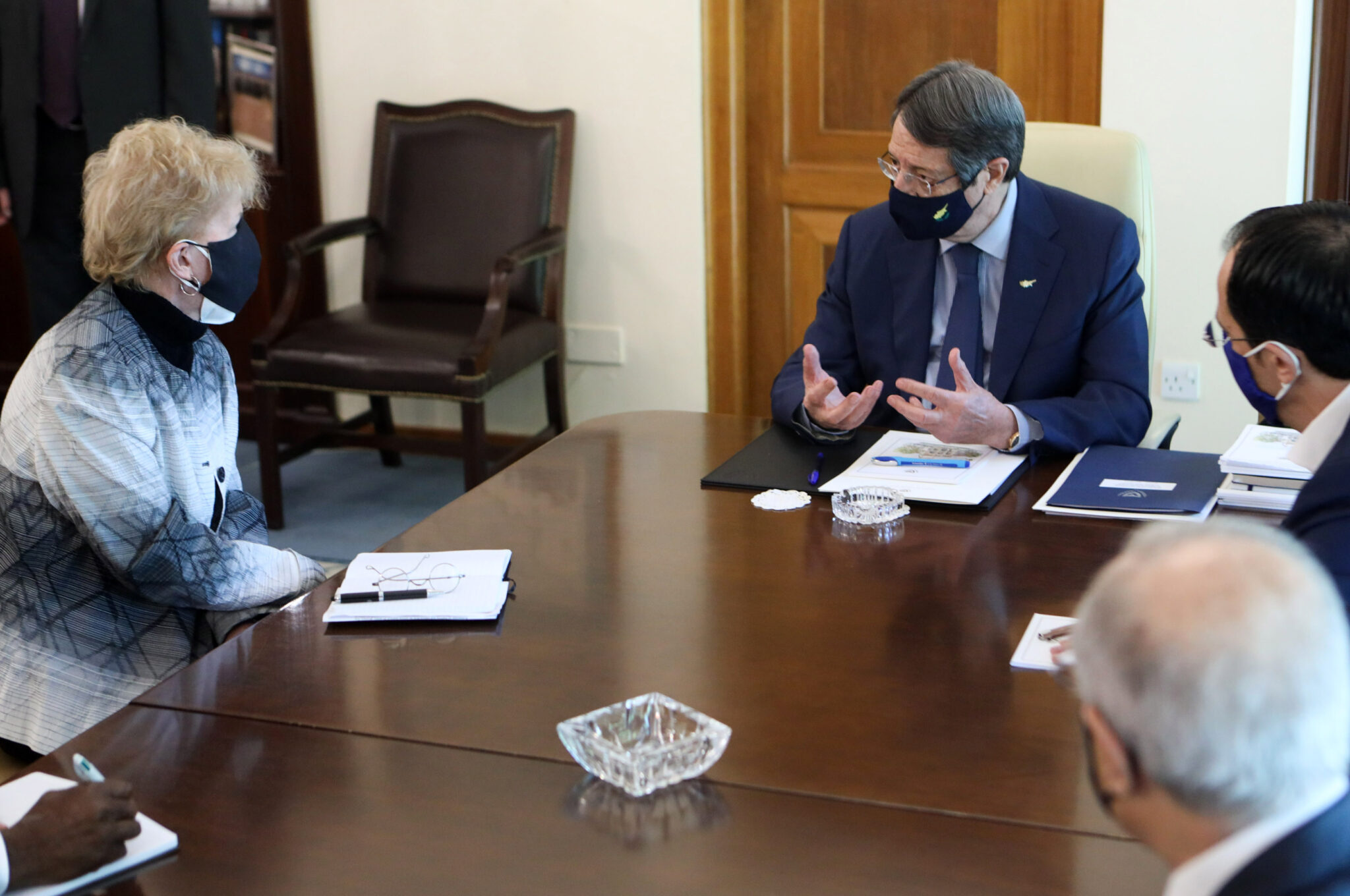 Γόρδιος δεσμός ενώπιον του Γκουτέρες στην άτυπη πενταμερή