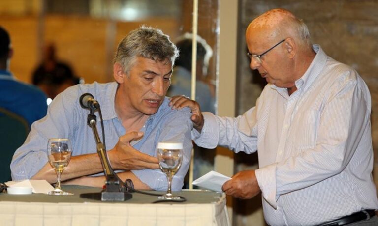 Φασούλας σε Βασιλακόπουλο: «Δεν θα γίνουμε κομπάρσοι σε θέατρο παραλόγου»