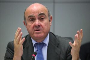 Η οικονομία αναμένεται να ανακάμψει μέσα στο 2021 λόγω των εμβολιασμών