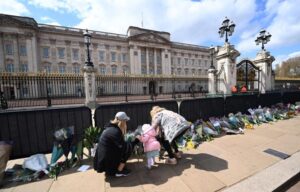 "Θα μου λείψει, αλλά ξέρω ότι θα ήθελε να συνεχίσουμε με τη δουλειά"