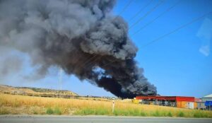 Που οφείλεται η πυρκαγιά που ξέσπασε σε εργοστάσιο στην περιοχή Κελιών (VID)