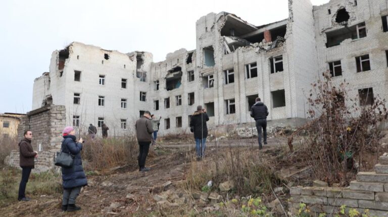  Ανησυχία για την στρατιωτική κινητοποίηση στα σύνορα Ουκρανίας-Ρωσίας (ΒΙΝΤΕΟ)