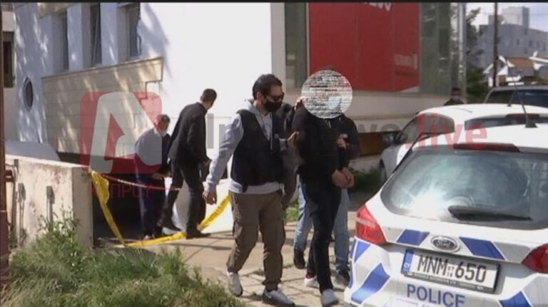 Ο ένας κατηγορεί τον άλλο και δεν παραδέχονται ενοχή για το άγριο φονικό (VID)