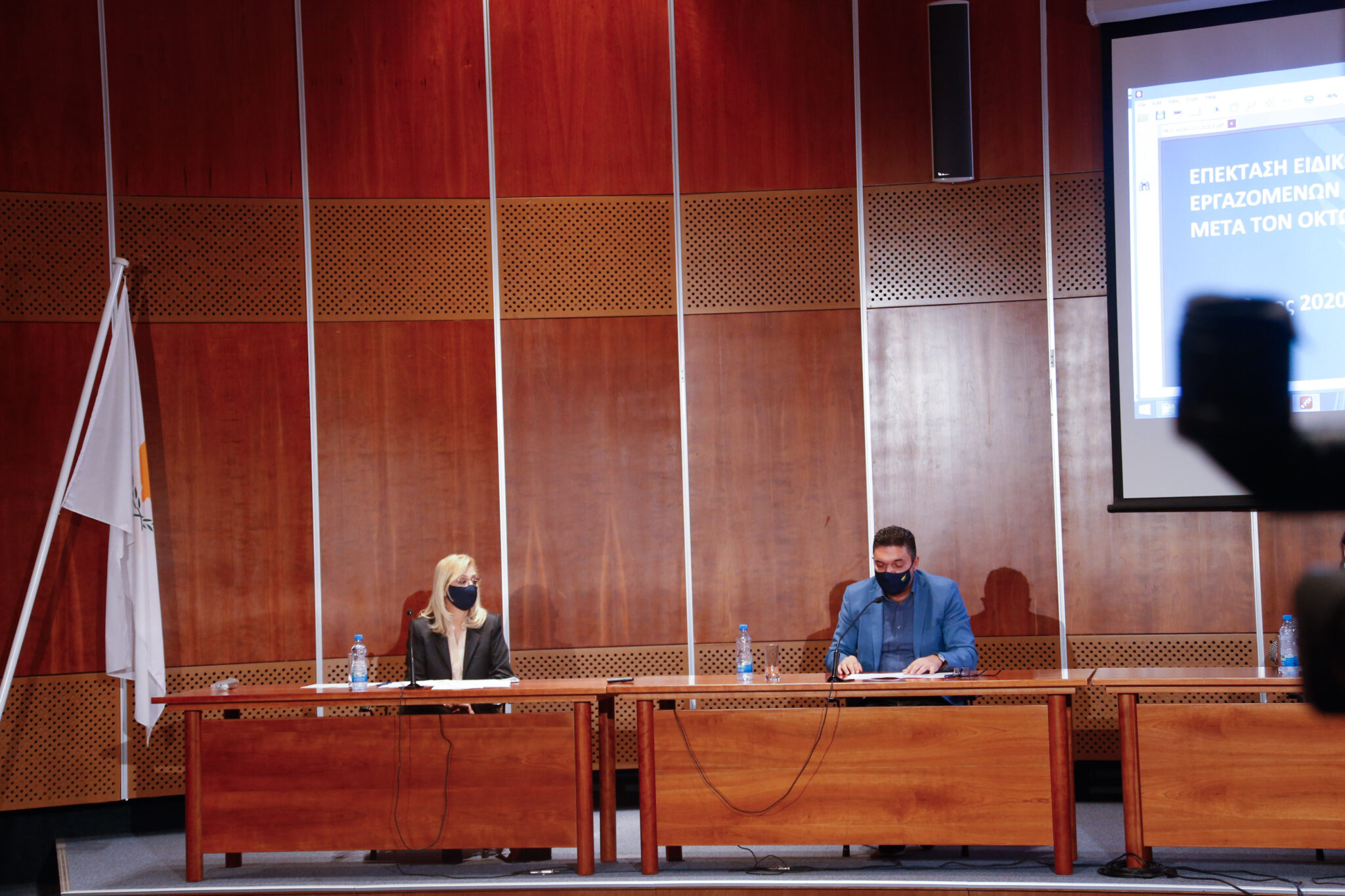 Συνεχίζεται η στήριξη σε αγορά εργασίας κι επιχειρήσεις βάσει κύκλου εργασιών