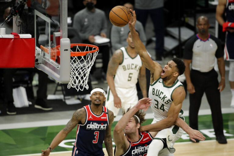 «Άγγιξε» το triple-double ο Γιάννης (ΒΙΝΤΕΟ)