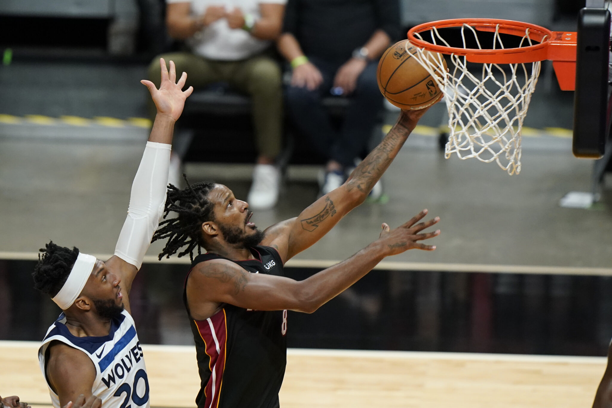 On fire το Μαϊάμι, νίκες για Σπερς, Μπουλς και Χόρνετς