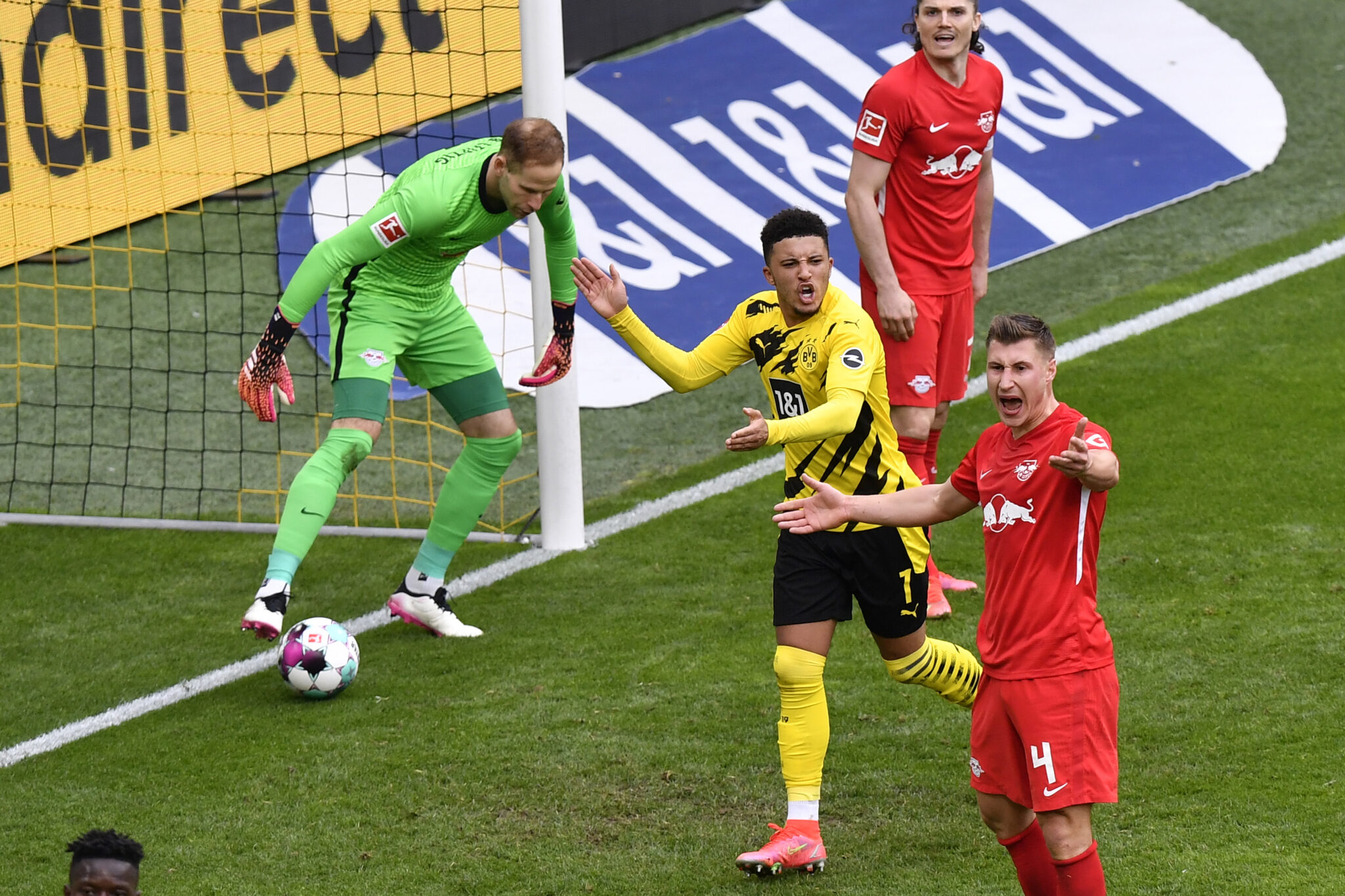 Έστεψε πρωταθλήτρια την Μπάγερν και βλέπει «αστέρια» η Ντόρτμουντ