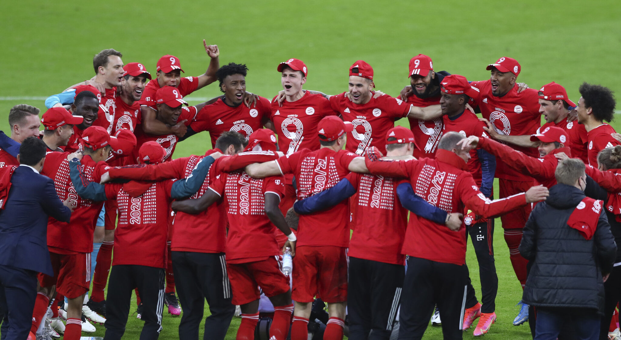 Απόλυτο ρεκόρ δέκα πρωταθλημάτων από Μίλερ και Αλάμπα