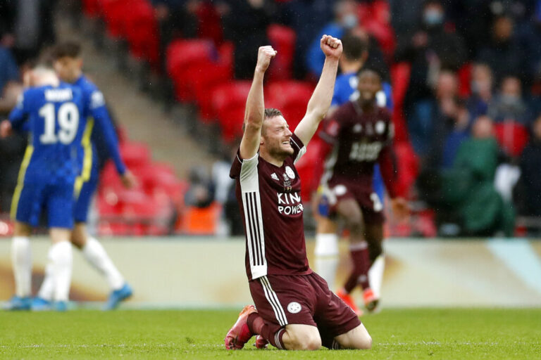 Τιμώρησε την Τσέλσι και σήκωσε ιστορική κούπα η Λέστερ