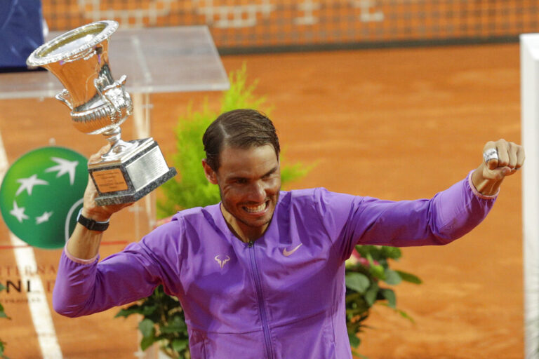 Νικητής ο Ναδάλ στον τελικό «γιγάντων» της Ρώμης με Τζόκοβιτς