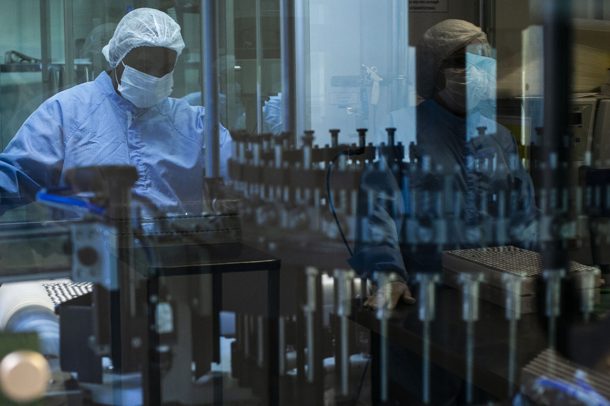 Κομισιόν: Δε θέλουμε οικονομική αποζημίωση, αλλά την παράδοση των δόσεων