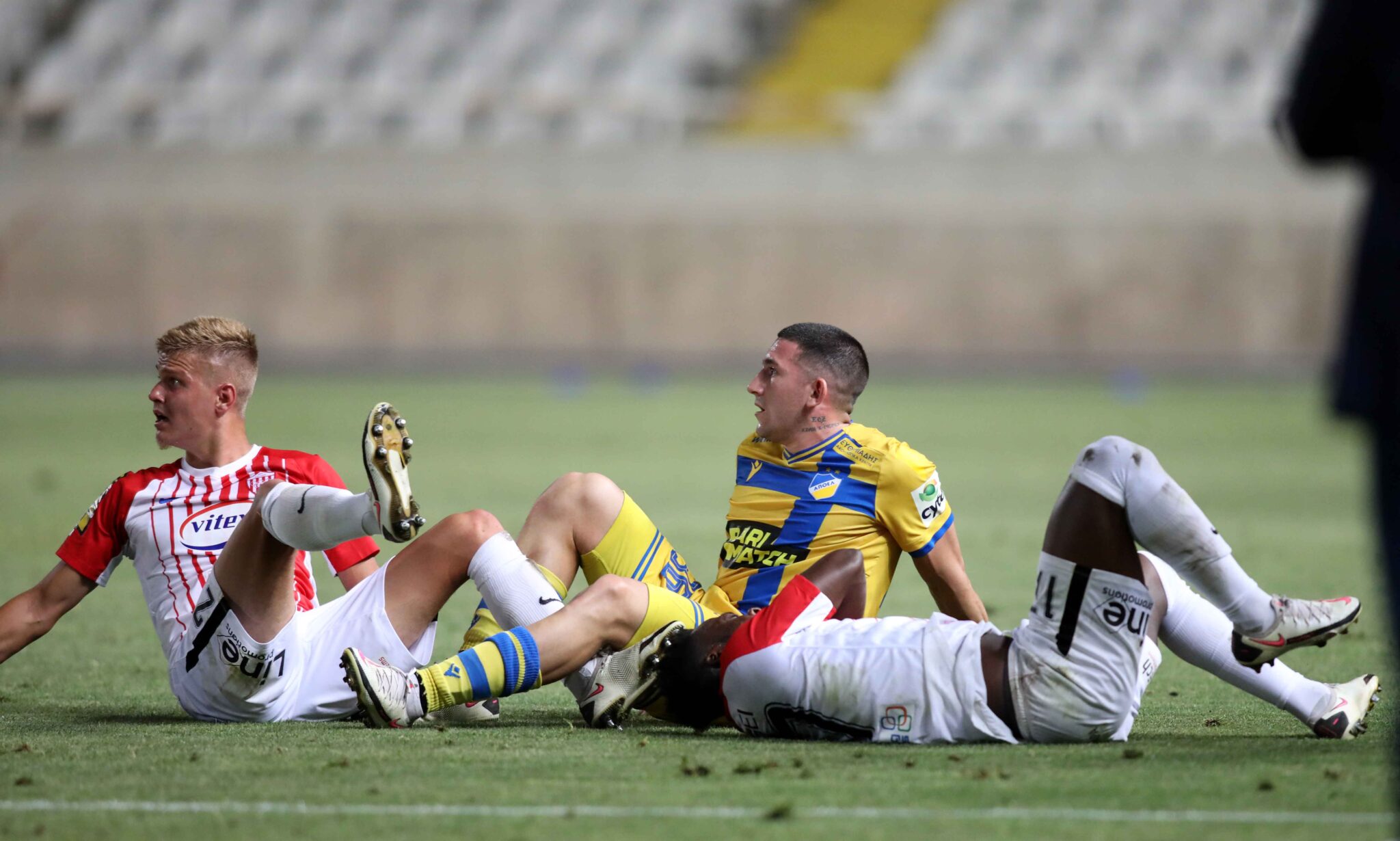 «Κόλλησαν» ΑΠΟΕΛ και Νέα Σαλαμίνα (ΒΙΝΤΕΟ)