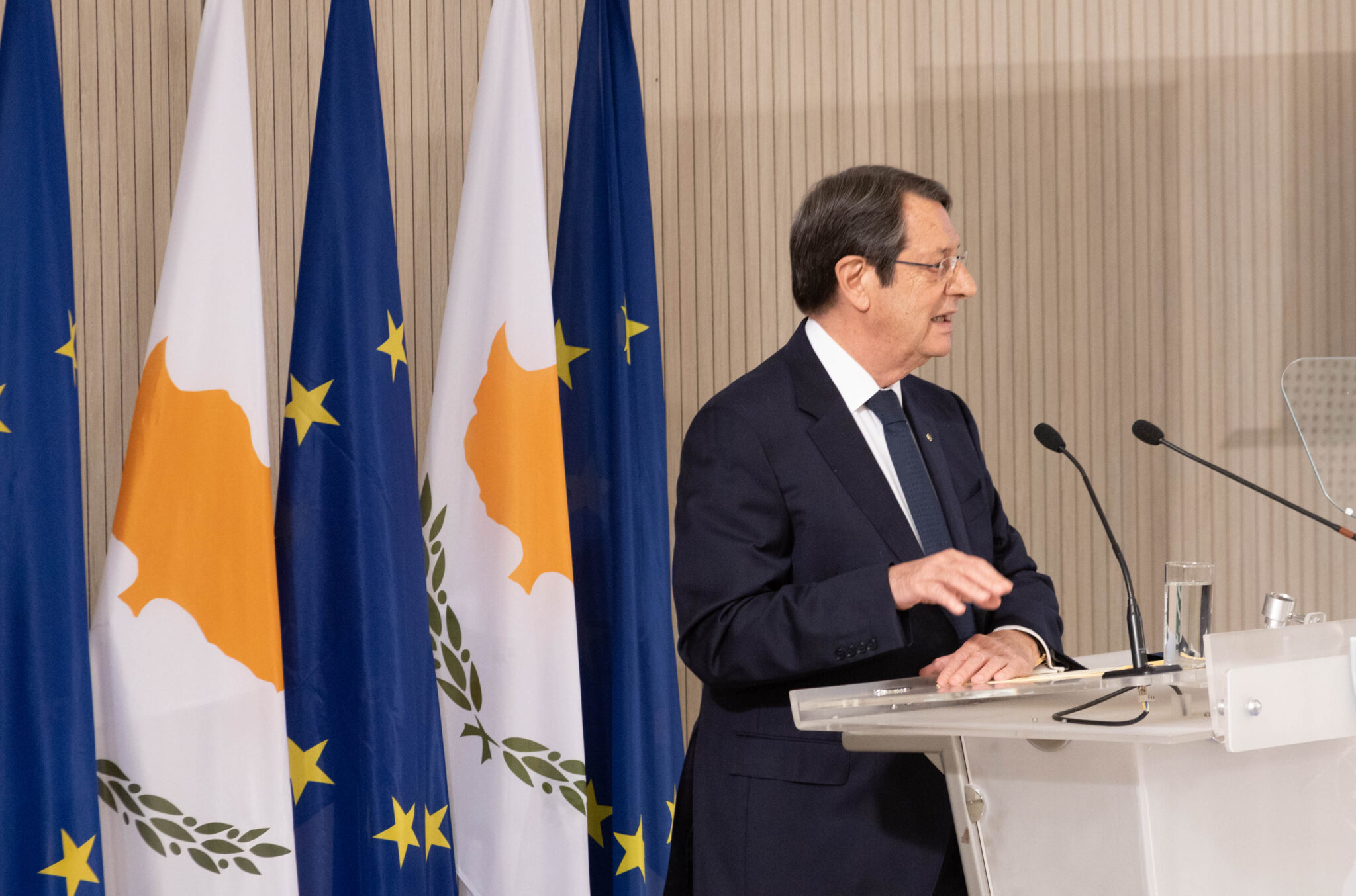 Αναχωρεί για Πορτογαλία ο ΠτΔ, ενημερώνει ηγέτες για τα όσα έγιναν στη Γενεύη