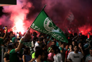 Με κόσμο τελικά η φιέστα της Ομόνοιας