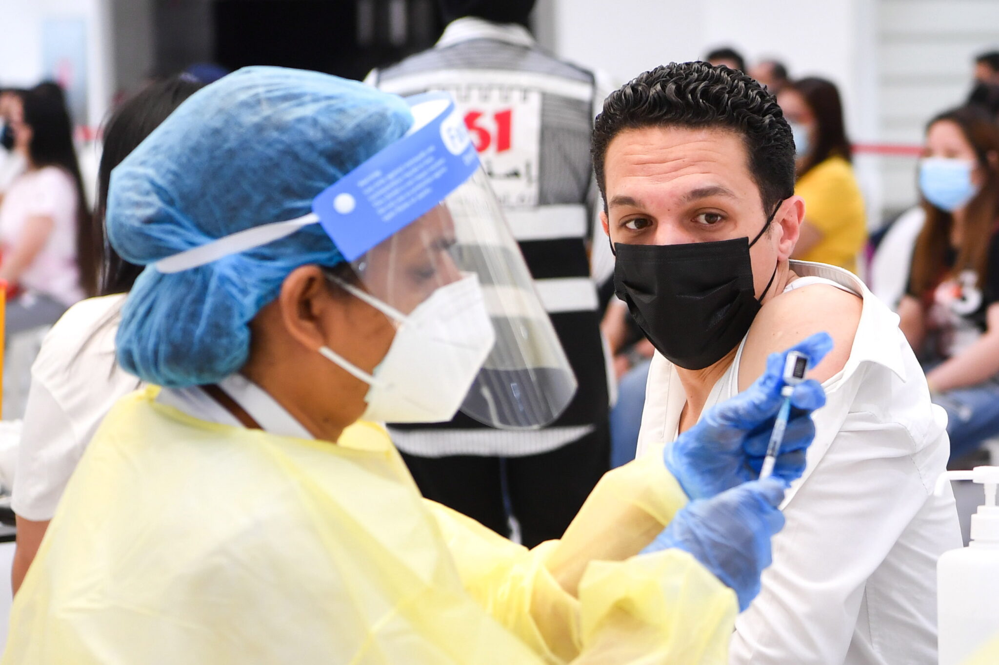 Στα δικαστήρια γονείς που διαφωνούν για εμβολιασμό των παιδιών τους κατά COVID