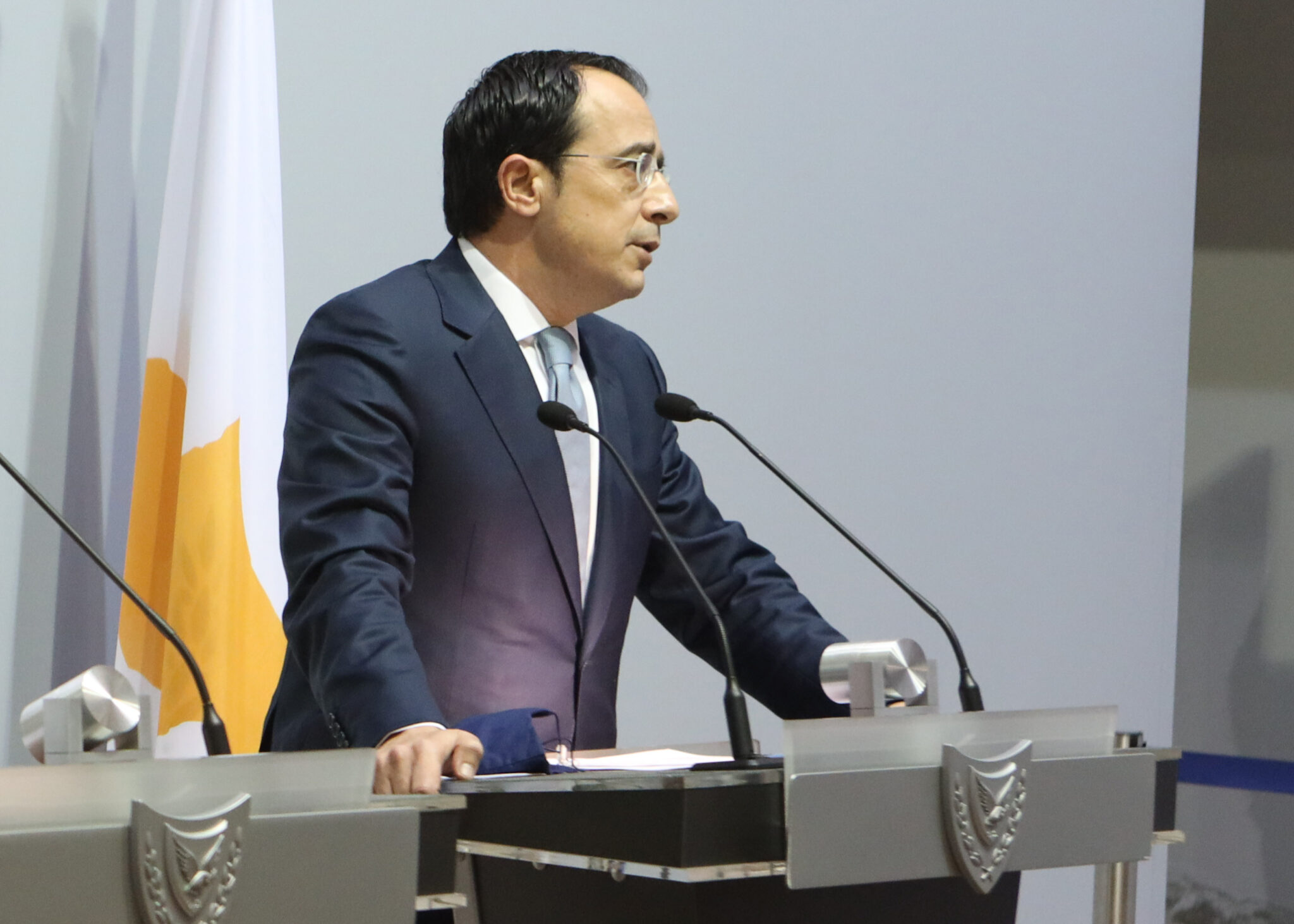 Σε επικοινωνία με τον Κύπριο επιβάτη της πτήσης της Ryanair το ΥΠΕΞ