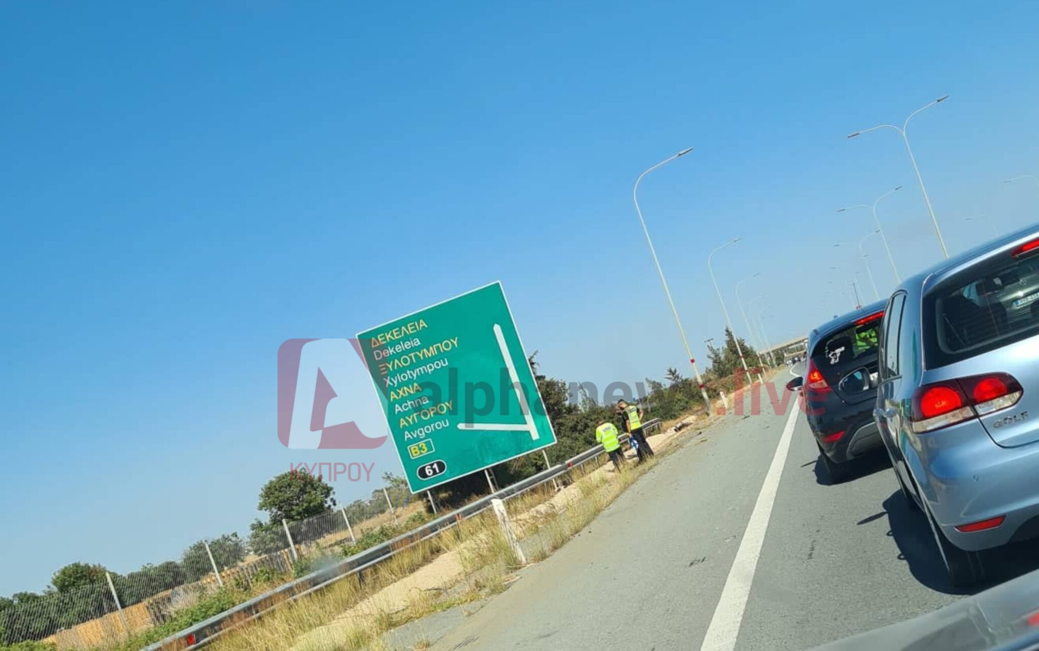 ΦΩΤΟ: Τροχαίο ατύχημα στον αυτοκινητόδρομο Λάρνακας -Αμμοχώστου, ένας τραυματίας