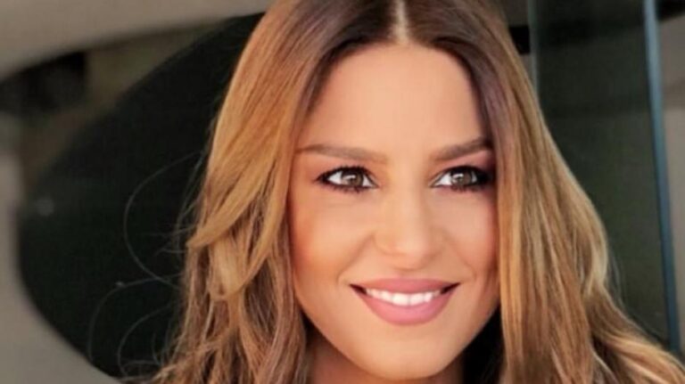 “Θέλουμε να ζήσουμε…": Το μήνυμα της Ευριπίδου εν ώρα εμβολιασμού (ΦΩΤΟ)