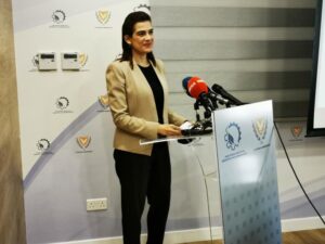 Πηλείδου: Αμεσα πρόστιμο και αποζημίωση καταναλωτή… με τον νέο νόμο