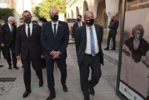 ΥΠΑΜ Κύπρου και Ελλάδας εγκαινίασαν την έκθεση «Η Ιστορία έχει Πρόσωπο»