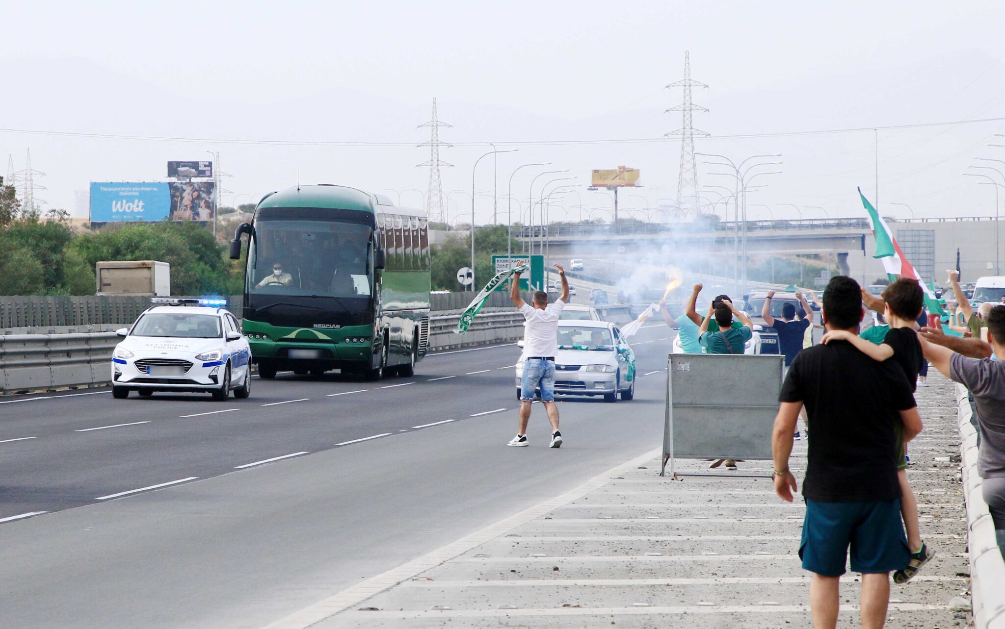«Πρασίνισε» ξανά ο αυτοκινητόδρομος (ΦΩΤΟ)