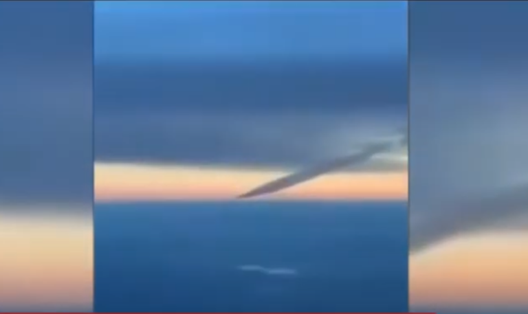 Η στιγμή που ο κινεζικός πύραυλος καταλήγει στον Ινδικό Ωκεανό (ΒΙΝΤΕΟ)