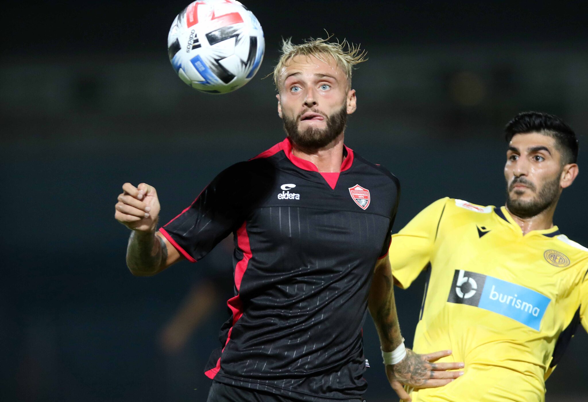 Επίσημο μέσω… Καρμιώτισσας για Ρέινολντς στην ΑΕΛ