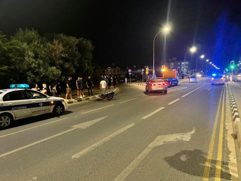 Σε κρίσιμη κατάσταση ο 20χρονος μοτοσικλετιστής που συγκρούστηκε με όχημα