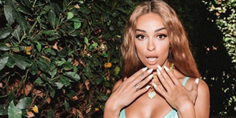 Η Ελένη Φουρέιρα μας δείχνει για πρώτη φορά τις ραγάδες της φορώντας…μπικίνι