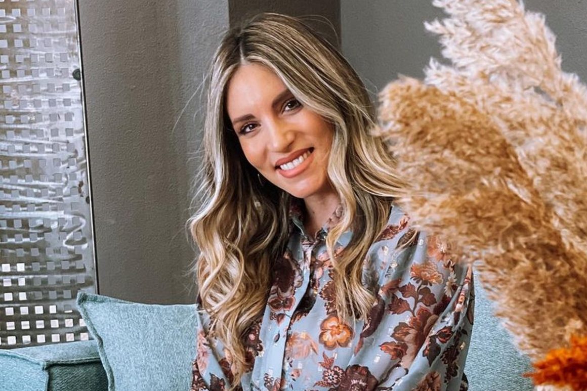 Αθηνά Οικονομάκου: Ποζάρει με μπικίνι 12 ημέρες μετά την γέννηση της κόρης της